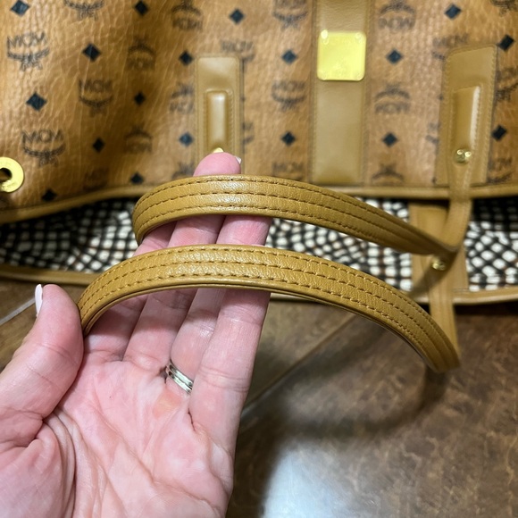 MCM LIZ TOTE Large - Picture 5 of 9